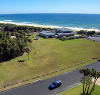 2 Cliff Road