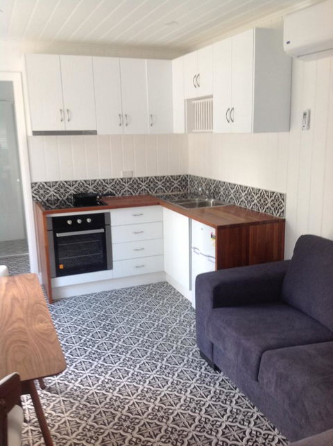 Hideaway Holiday Apartments - ACT Tourism 11