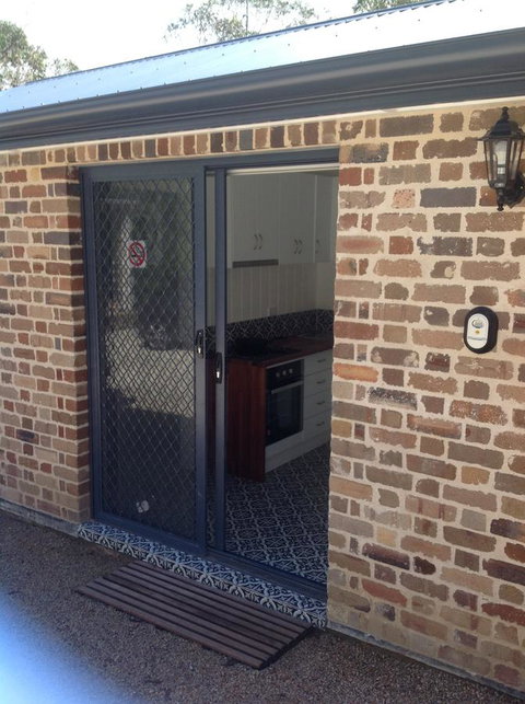 Hideaway Holiday Apartments - ACT Tourism 3