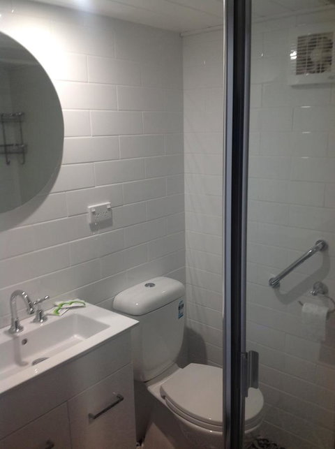 Hideaway Holiday Apartments - ACT Tourism 24