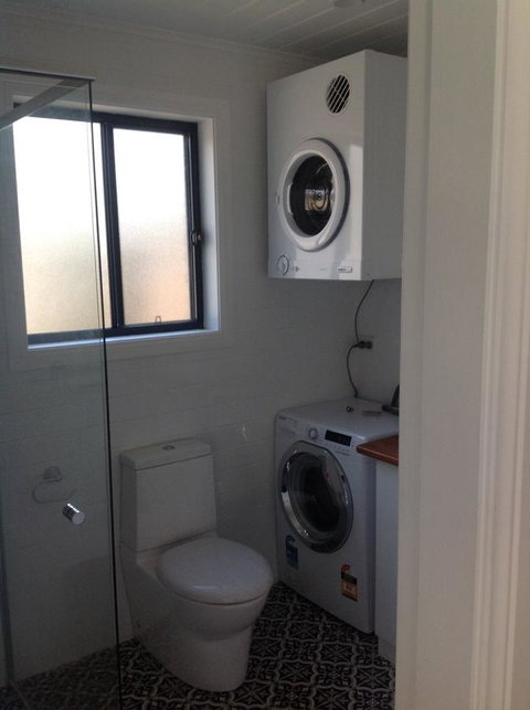 Hideaway Holiday Apartments - ACT Tourism 6