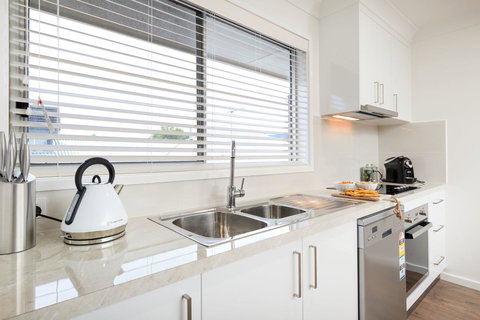 Sleeping In Style - Central & Sophisticated - ACT Tourism 4