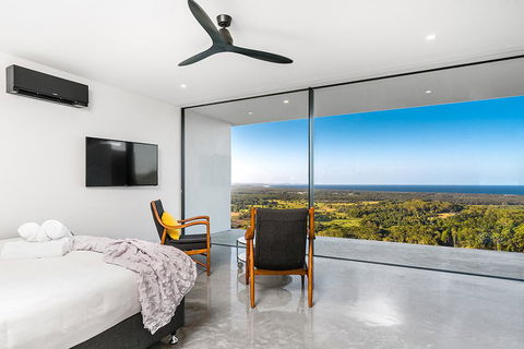 Sundays At Byron - ACT Tourism 24