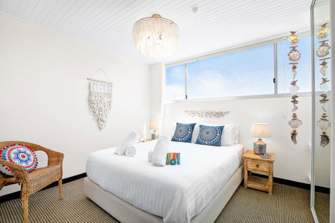 Relaxed Beachside Living - ACT Tourism 11