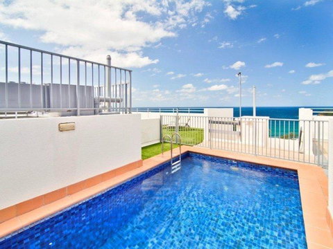 Relaxed Beachside Living - ACT Tourism 16