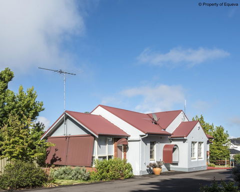 Villa Blue - ACT Tourism 12