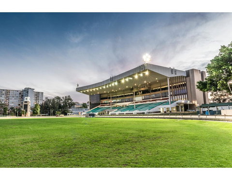 Walk To The Convention Centre, Casino, City - ACT Tourism 21