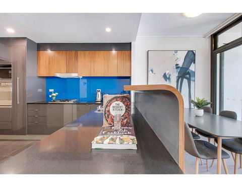 Walk To The Convention Centre, Casino, City - ACT Tourism 12