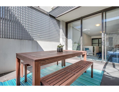 Walk To The Convention Centre, Casino, City - ACT Tourism 10