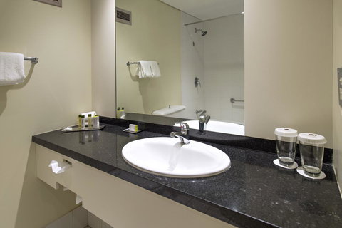 DoubleTree By Hilton Alice Springs - ACT Tourism 22