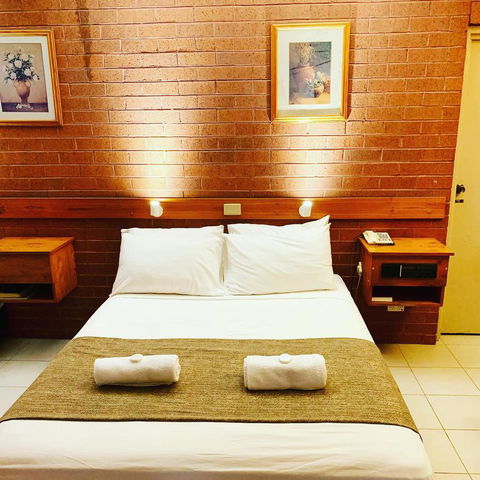 Pine Tree Motel - ACT Tourism 18