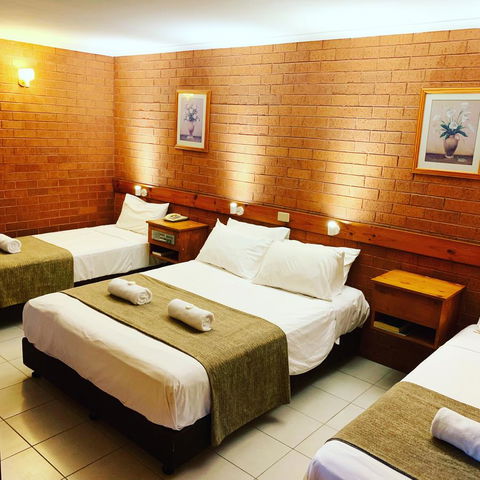 Pine Tree Motel - ACT Tourism 19