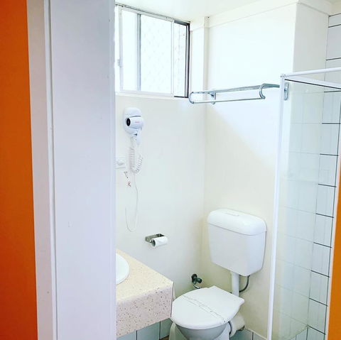 Pine Tree Motel - ACT Tourism 35