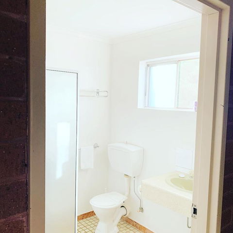 Pine Tree Motel - ACT Tourism 32