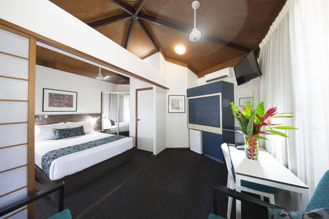 Palms City Resort - ACT Tourism 40