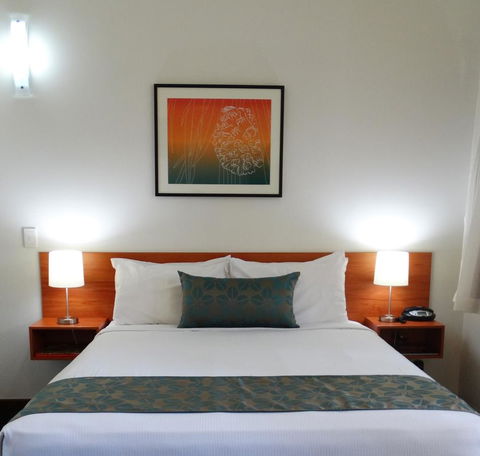 Palms City Resort - ACT Tourism 10