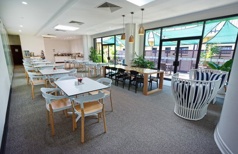 Palms City Resort - ACT Tourism 24