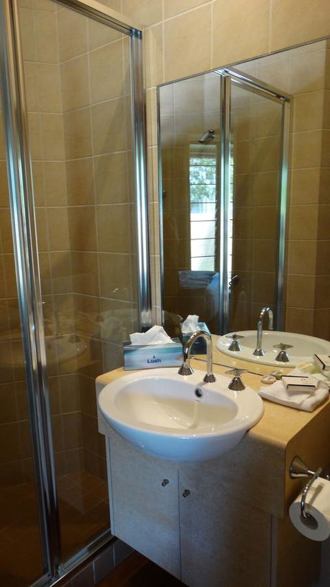 Palms City Resort - ACT Tourism 17