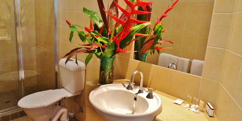 Palms City Resort - ACT Tourism 15