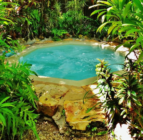 Palms City Resort - ACT Tourism 9