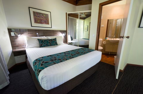 Palms City Resort - ACT Tourism 44
