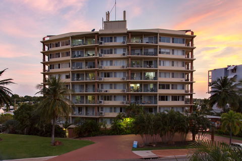 Cullen Bay Resorts - ACT Tourism 12