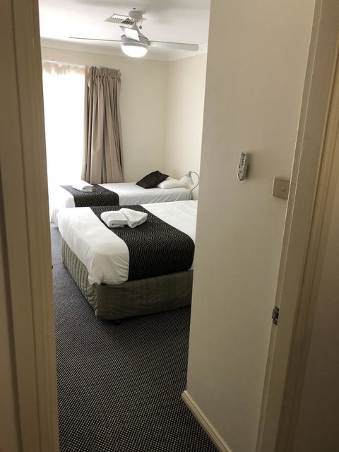 Beaches Serviced Apartments - ACT Tourism 4