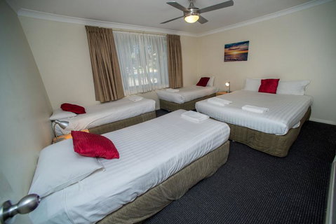 Beaches Serviced Apartments - ACT Tourism 0