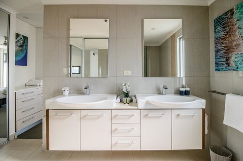 ZEN BY THE WATER - Esplanade Darwin Retreat - ACT Tourism 12