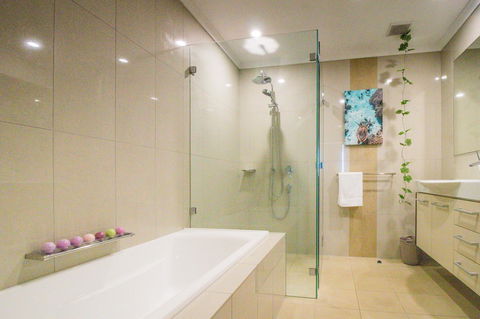 ZEN BY THE WATER - Esplanade Darwin Retreat - ACT Tourism 19