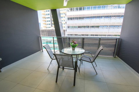 Magnum Serviced Apartments - ACT Tourism 13