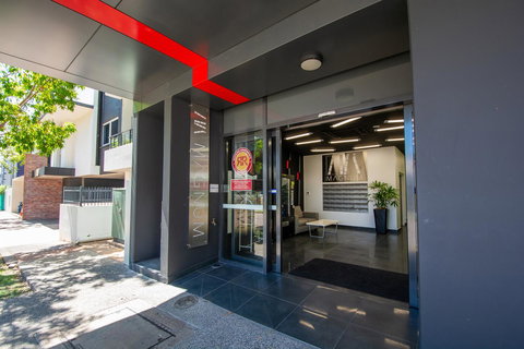 Magnum Serviced Apartments - ACT Tourism 25