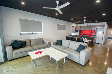 Magnum Serviced Apartments - ACT Tourism 5