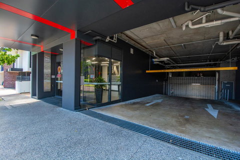 Magnum Serviced Apartments - ACT Tourism 16