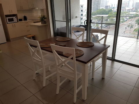 Darwin-Ocean Views, Tropical Getaway, Pool & Aircon - ACT Tourism 7