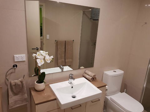 Darwin-Ocean Views, Tropical Getaway, Pool & Aircon - ACT Tourism 13