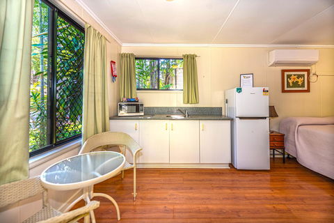 Oasis Tourist Park - ACT Tourism 6