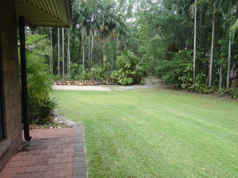 DARWIN'S SHADY ACRES RETREAT - ACT Tourism 9