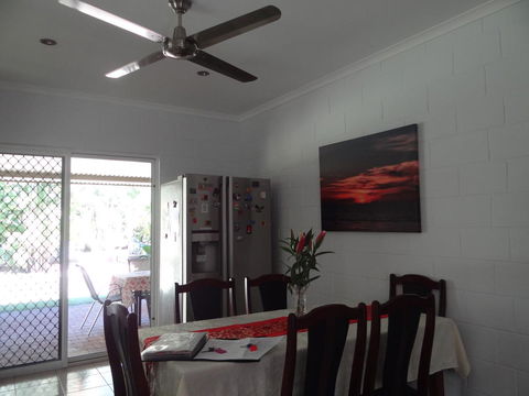 DARWIN'S SHADY ACRES RETREAT - ACT Tourism 25