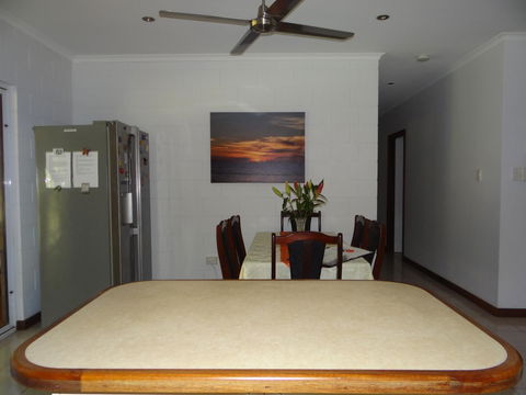 DARWIN'S SHADY ACRES RETREAT - ACT Tourism 24