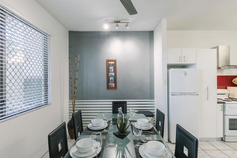 CitySide Apartment - 2 Bedroom With Private Courtyard - ACT Tourism 2