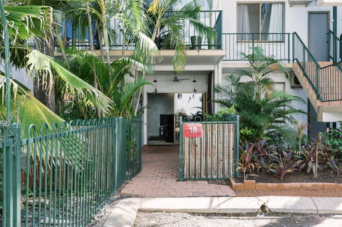 CitySide Apartment - 2 Bedroom With Private Courtyard - ACT Tourism 5