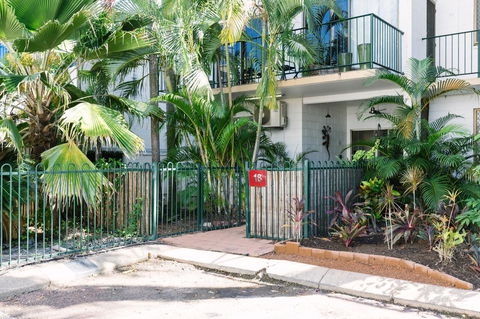 CitySide Apartment - 2 Bedroom With Private Courtyard - ACT Tourism 6