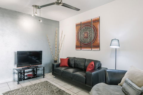 CitySide Apartment - 2 Bedroom With Private Courtyard - ACT Tourism 1