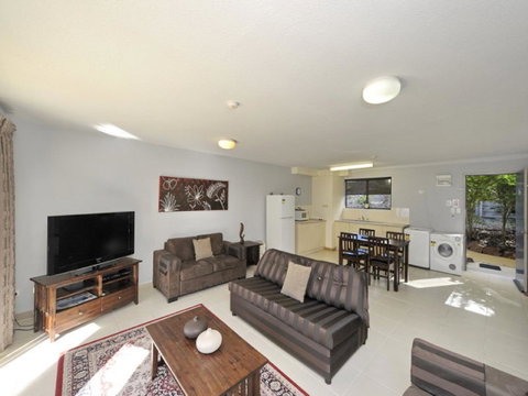 Nelson Bay Breeze - ACT Tourism 9