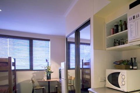 Madison Capital Executive Apartments - ACT Tourism 3