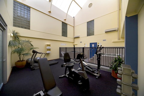 Madison Capital Executive Apartments - ACT Tourism 6