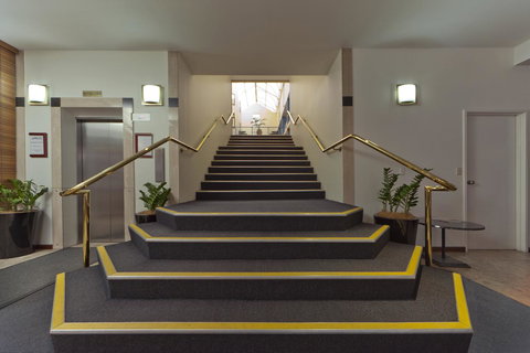 Madison Capital Executive Apartments - ACT Tourism 9