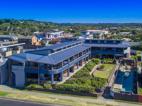 Lennox Holiday Apartments - ACT Tourism 0