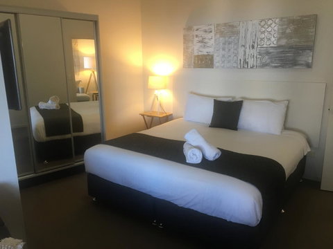 Lennox Holiday Apartments - ACT Tourism 16